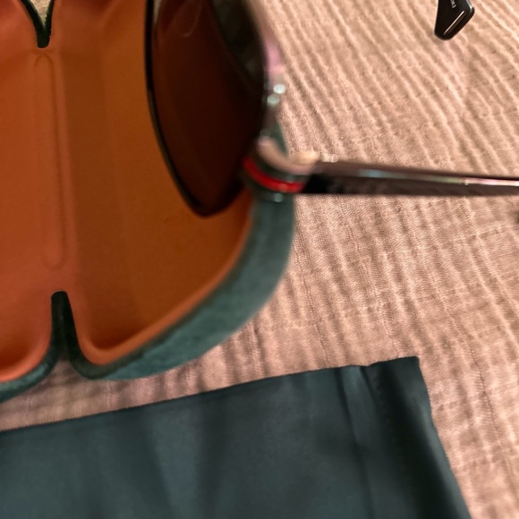 Gucci Square Aviator Sunglasses - Picture 6 of 6
